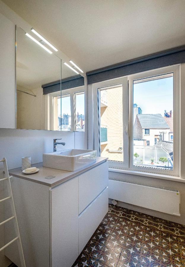 O-Sea House: Herenwoning In Belle Epoque Wijk Te Oostende エクステリア 写真